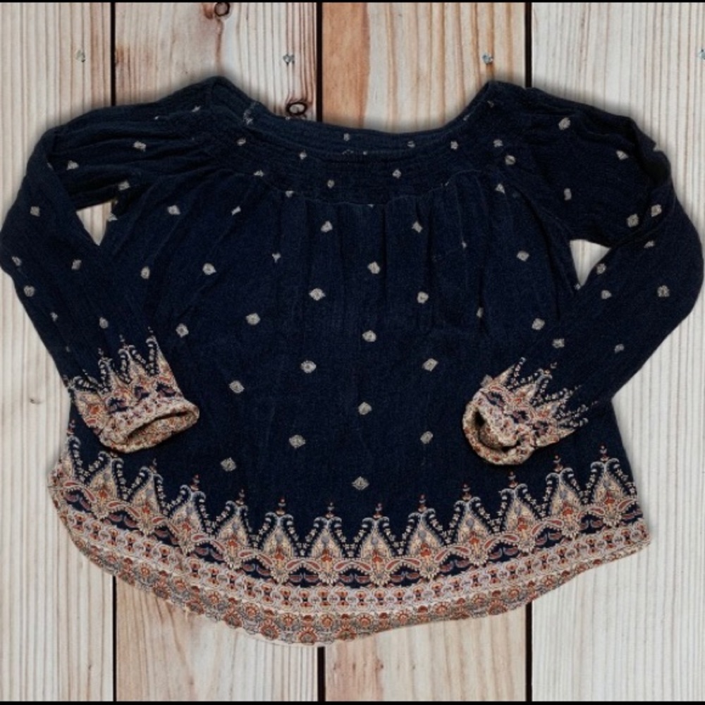 Off the shoulder long sleeve
